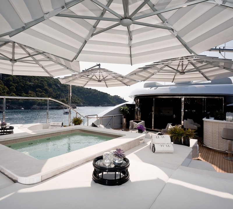 11-11-yacht-charter-details-benetti-charterworld-luxury-superyachts